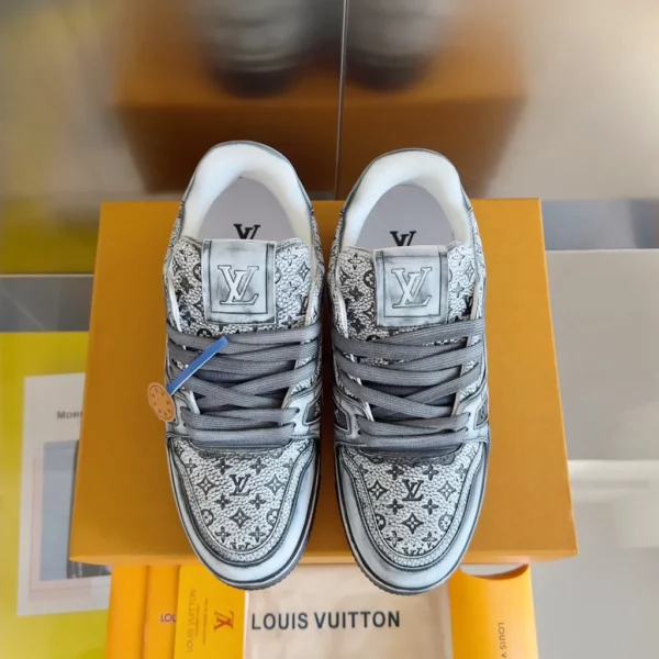 Louis Vuitton shoes - rep shoes