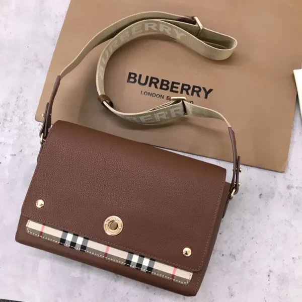 Burberry bag - rep bags