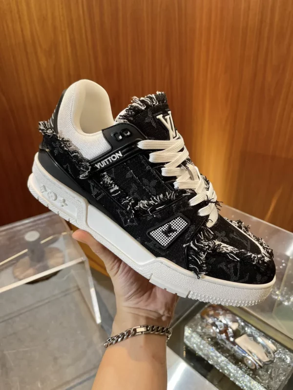 Louis Vuitton shoes - rep shoes