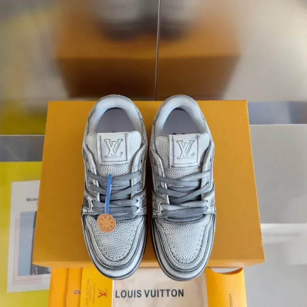 Louis Vuitton shoes - rep shoes