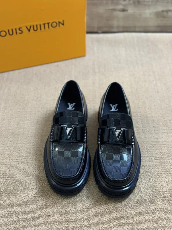 Louis Vuitton shoes - rep shoes