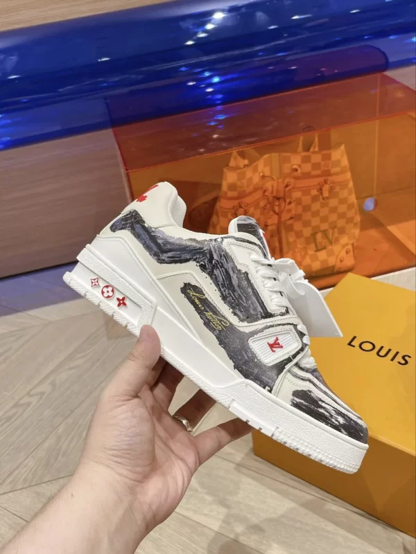 Louis Vuitton shoes - rep shoes