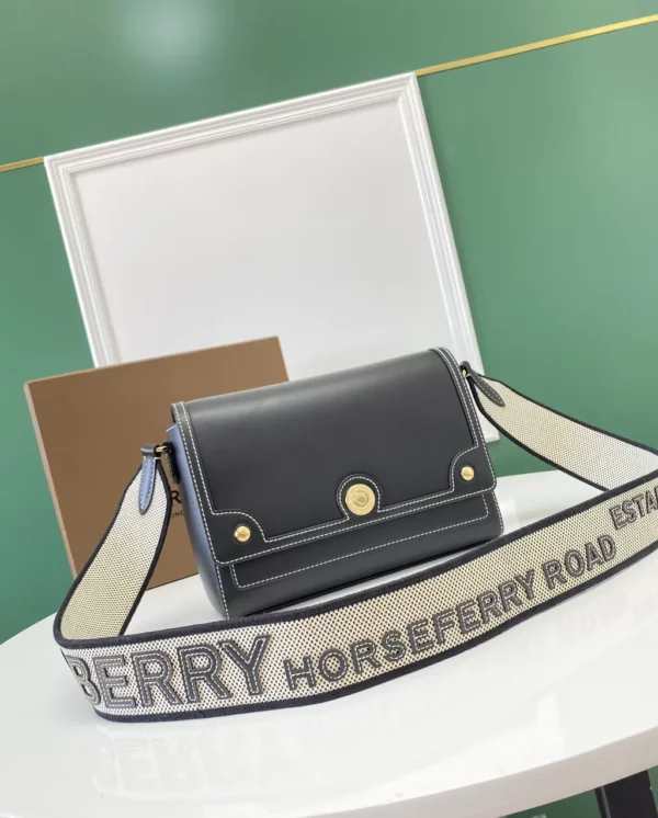 Burberry bag - rep bags