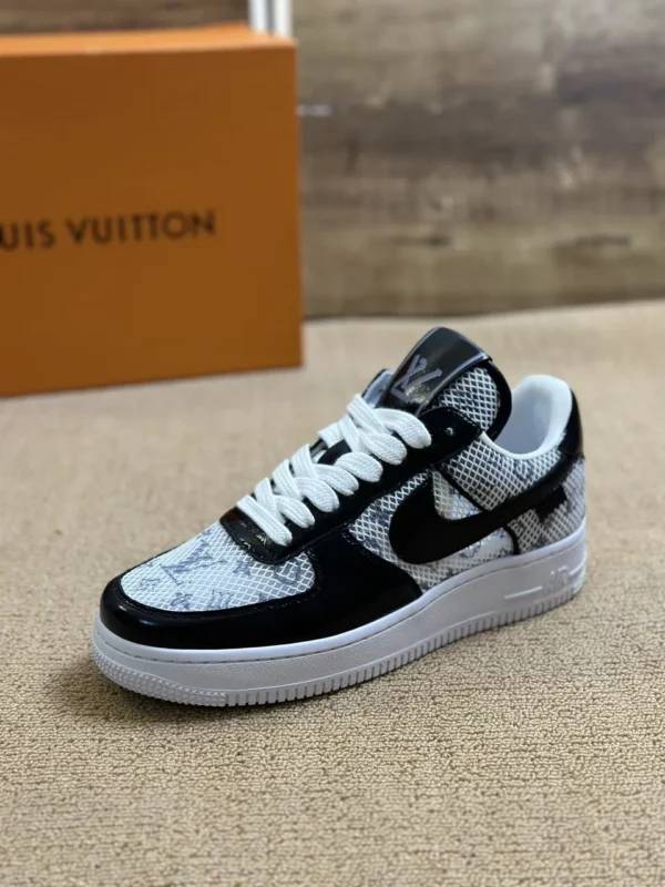 Louis Vuitton shoes - rep shoes