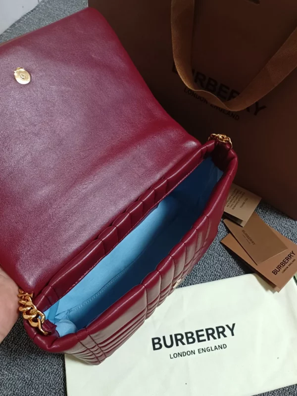 Burberry bag - rep bags