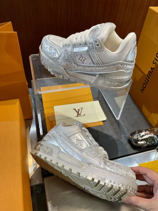 Louis Vuitton shoes - rep shoes