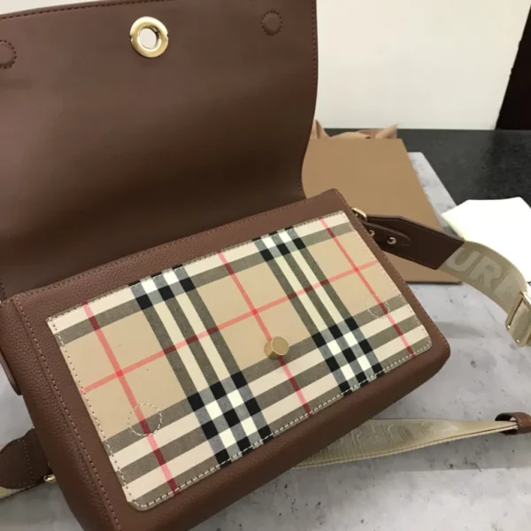 Burberry bag - rep bags