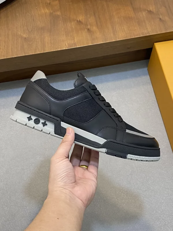 Louis Vuitton shoes - rep shoes