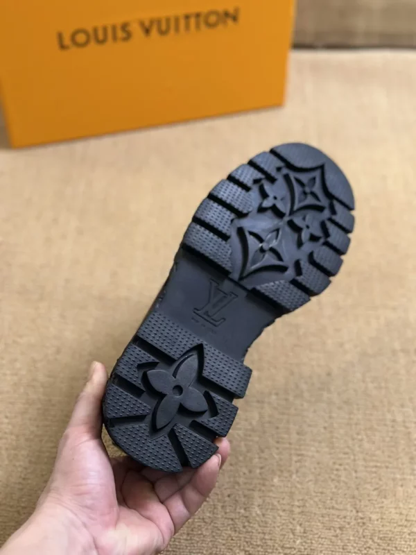 Louis Vuitton shoes - rep shoes