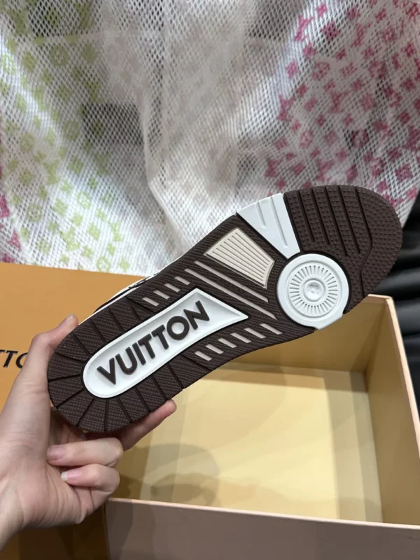 Louis Vuitton shoes - rep shoes