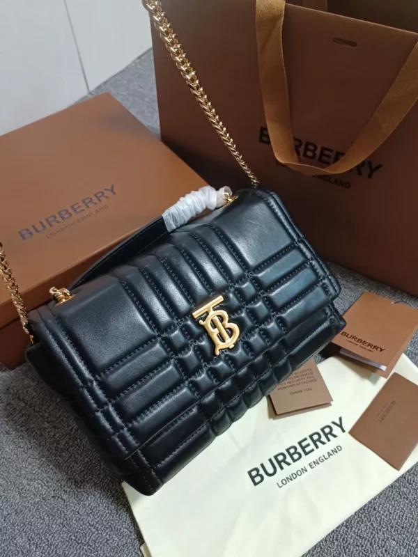 Burberry bag - rep bags