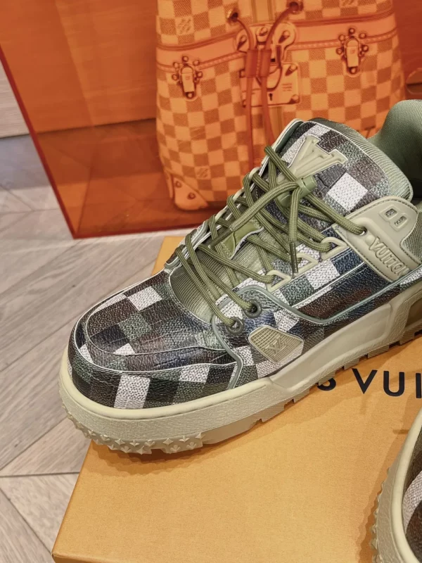 Louis Vuitton shoes - rep shoes