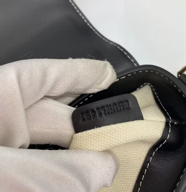 Burberry bag - rep bags