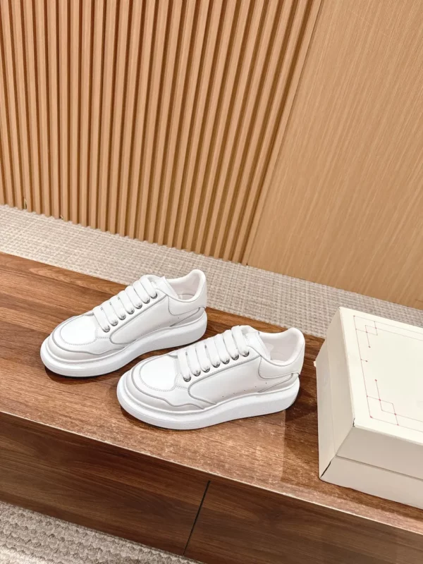 Alexander MCQueen shoes - rep shoes