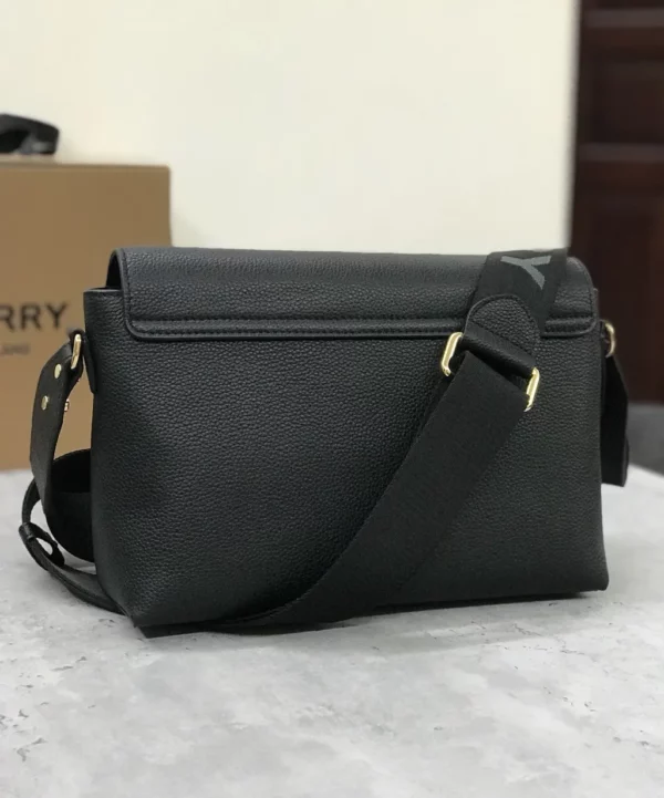 Burberry bag - rep bags