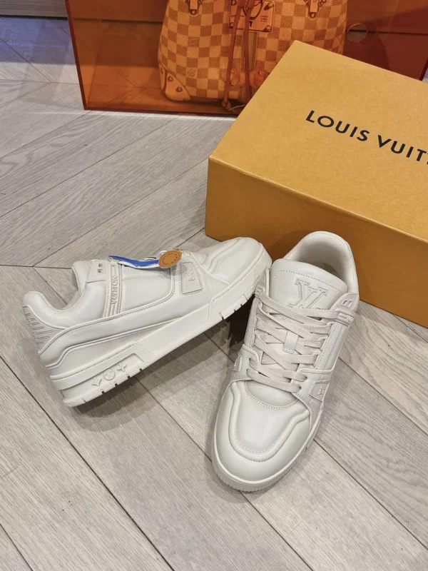 Louis Vuitton shoes - rep shoes