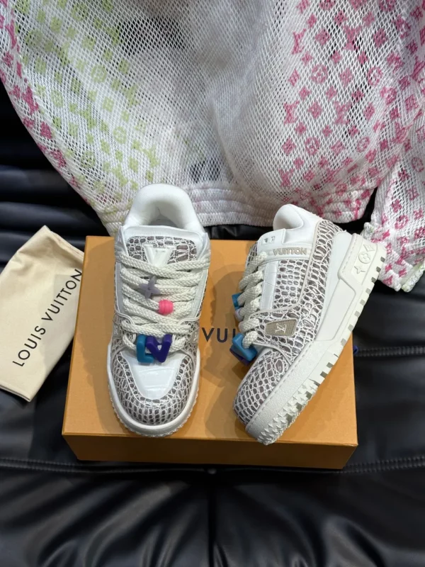 Louis Vuitton shoes - rep shoes