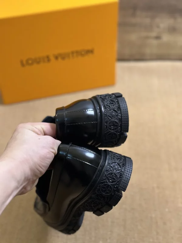 Louis Vuitton shoes - rep shoes