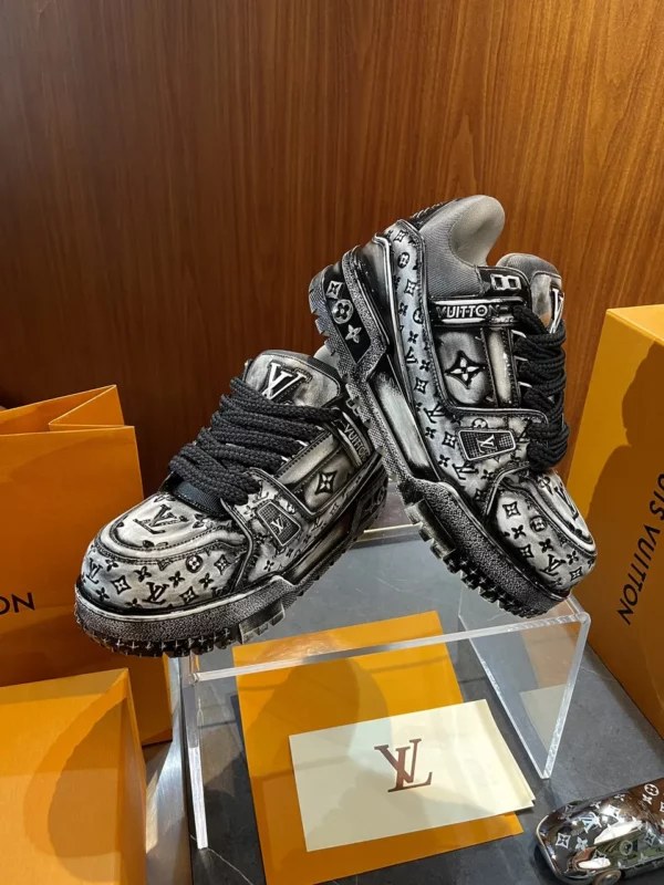 Louis Vuitton shoes - rep shoes