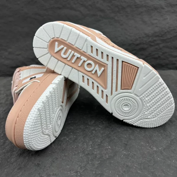 Louis Vuitton shoes - rep shoes