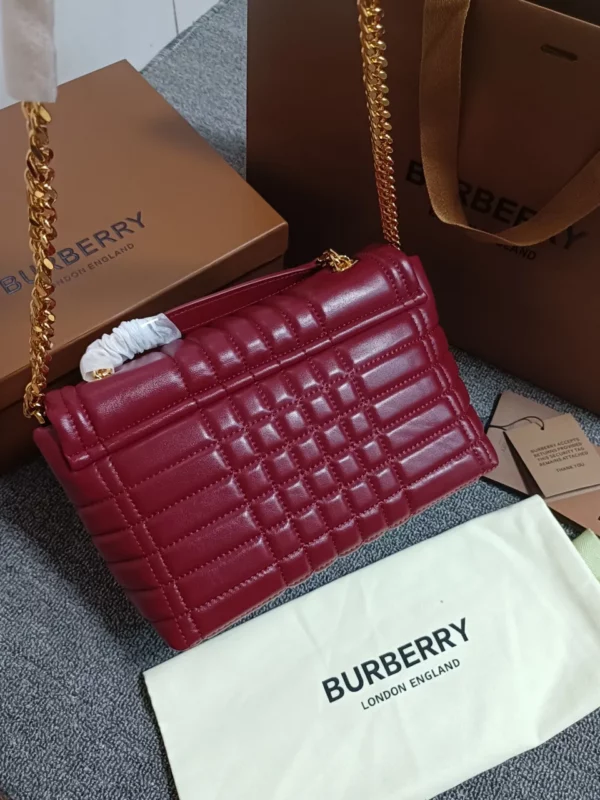 Burberry bag - rep bags