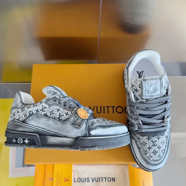 Louis Vuitton shoes - rep shoes