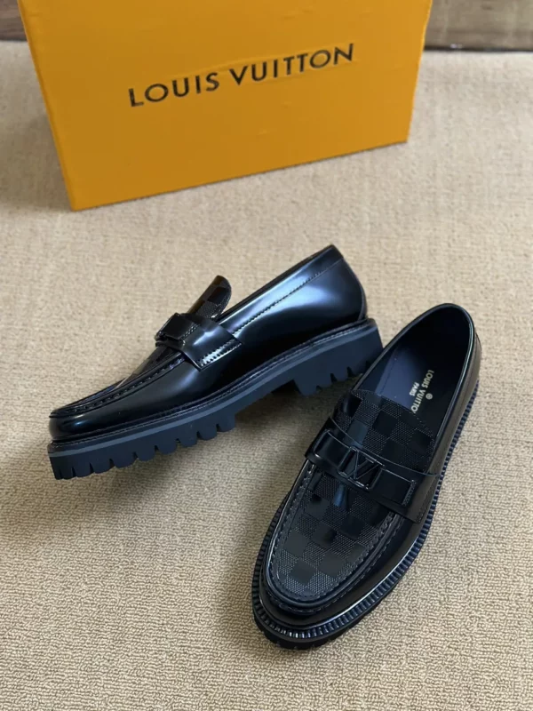 Louis Vuitton shoes - rep shoes