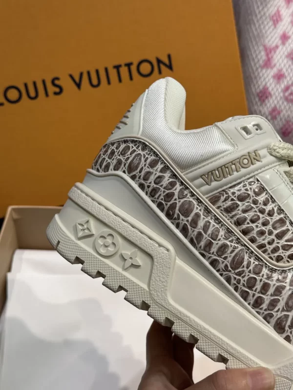 Louis Vuitton shoes - rep shoes