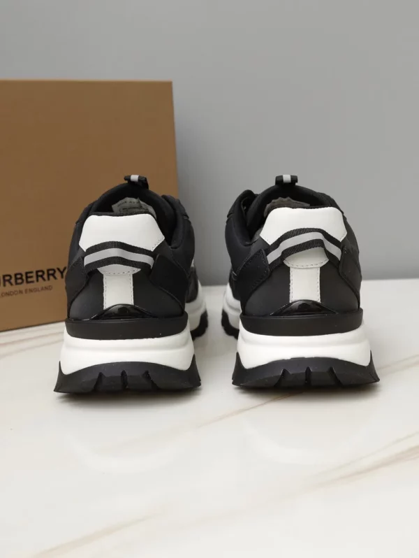 Burberry shoes - Replica shoes