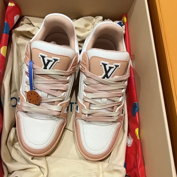 Louis Vuitton shoes - rep shoes