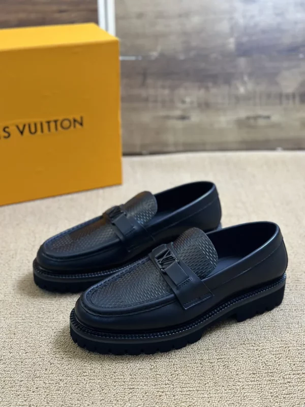 Louis Vuitton shoes - rep shoes