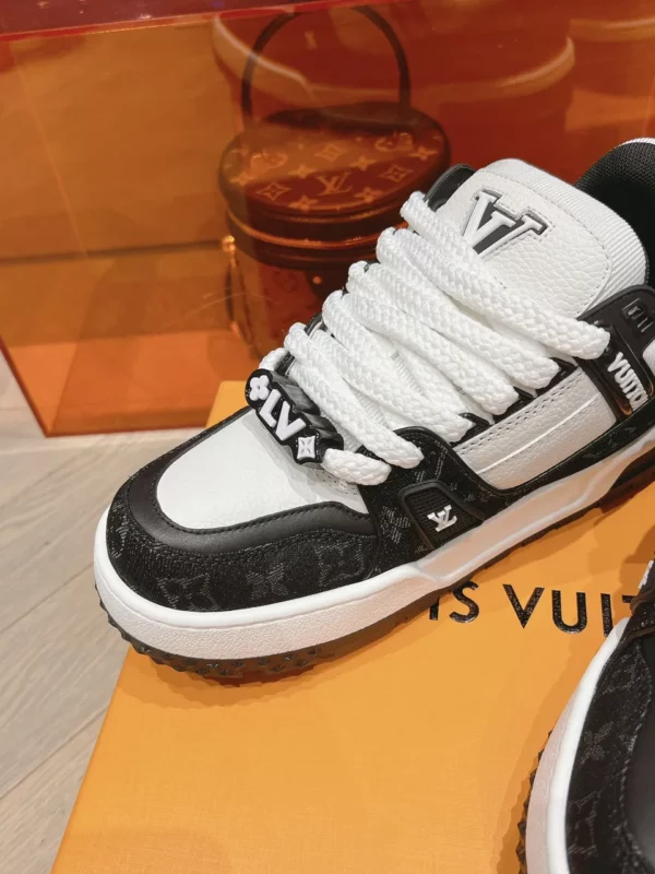 Louis Vuitton shoes - rep shoes