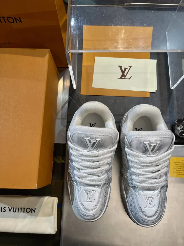 Louis Vuitton shoes - rep shoes