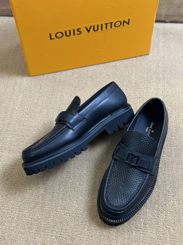 Louis Vuitton shoes - rep shoes