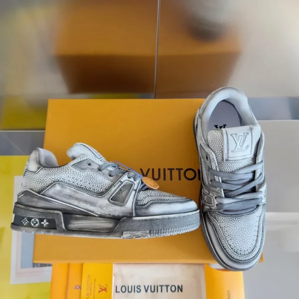 Louis Vuitton shoes - rep shoes