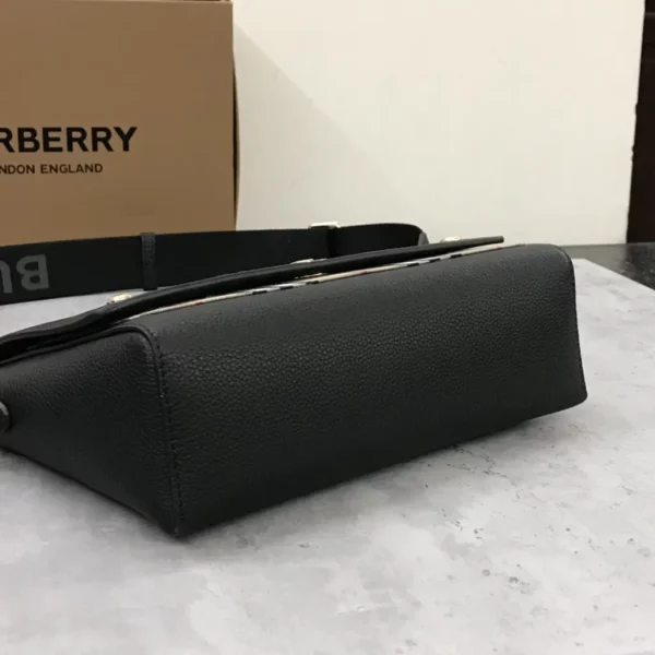 Burberry bag - rep bags