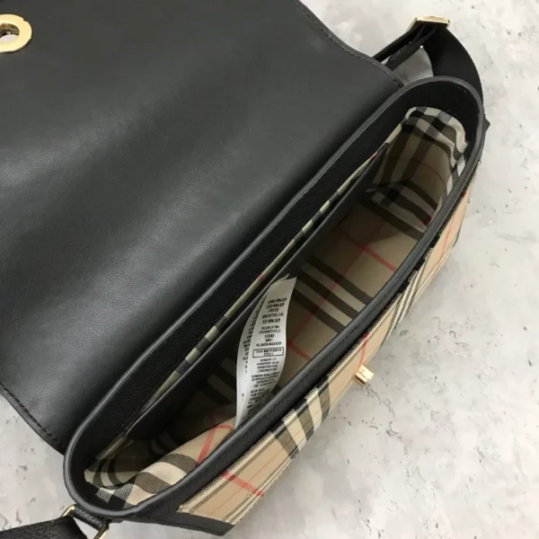 Burberry bag - rep bags