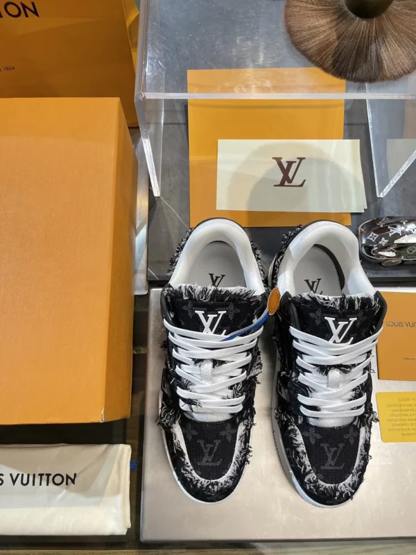 Louis Vuitton shoes - rep shoes