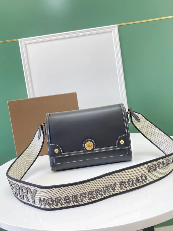 Burberry bag - rep bags