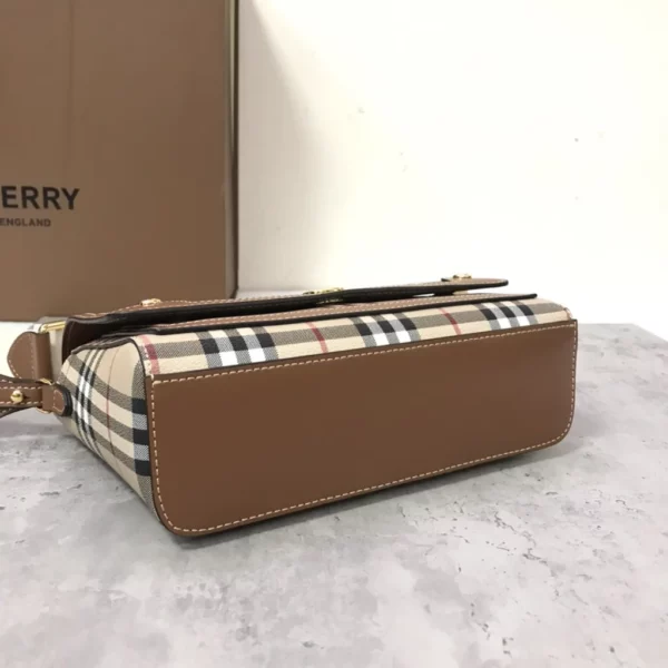 Burberry bag - rep bags