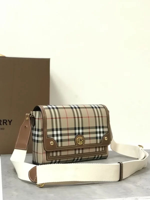 Burberry bag - rep bags