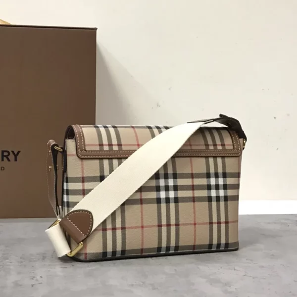 Burberry bag - rep bags