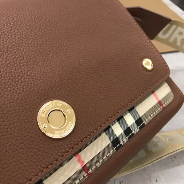 Burberry bag - rep bags