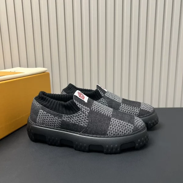 Louis Vuitton shoes - rep shoes