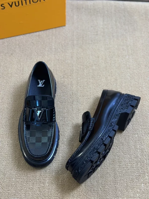 Louis Vuitton shoes - rep shoes