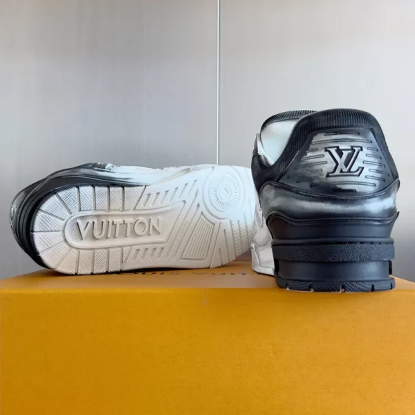 Louis Vuitton shoes - rep shoes