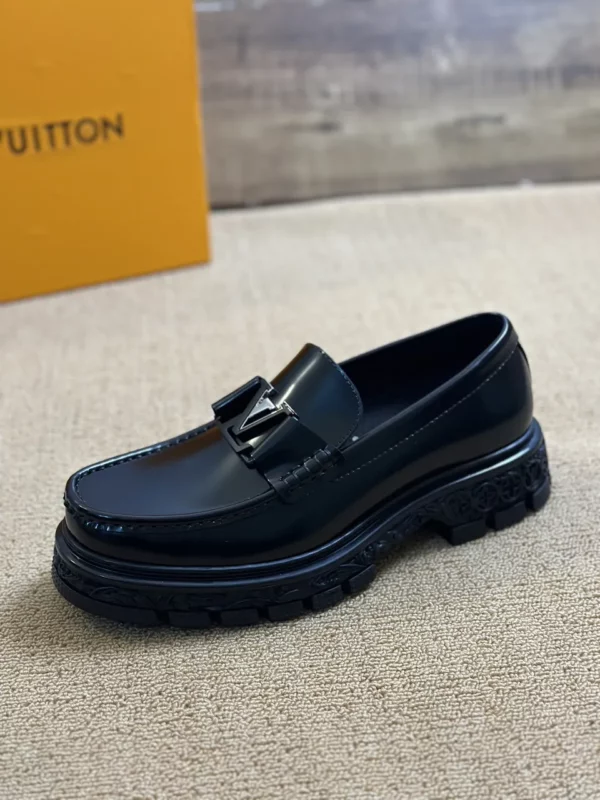 Louis Vuitton shoes - rep shoes