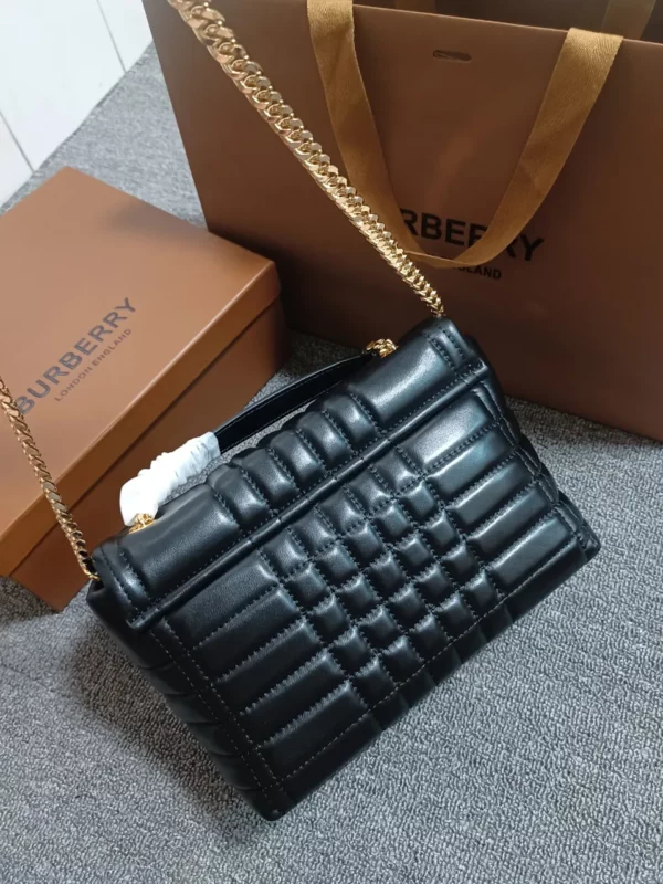 Burberry bag - rep bags