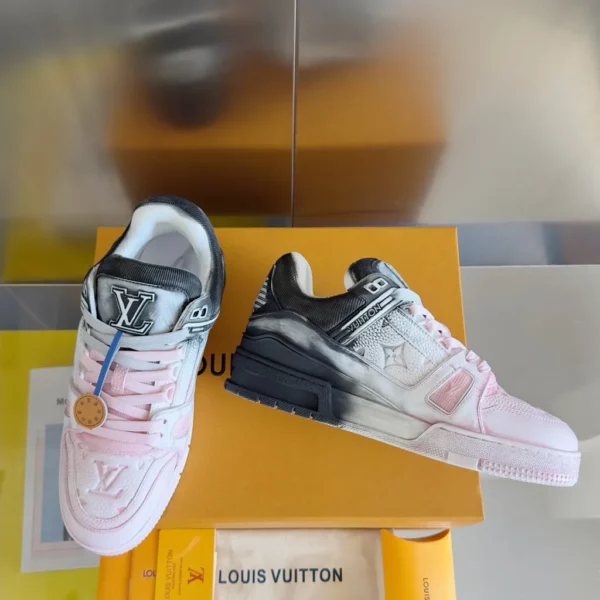 Louis Vuitton shoes - rep shoes