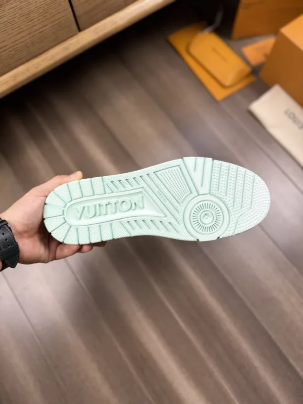 Louis Vuitton shoes - rep shoes